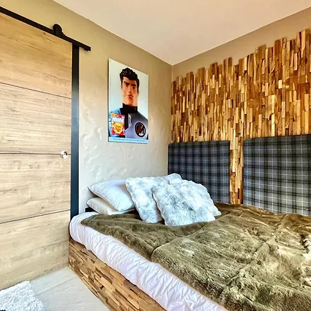 Bright With Balcony And Pool * Megève