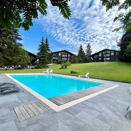 Bright With Balcony And Pool
