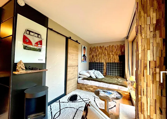 Bright With Balcony And Pool * Megève