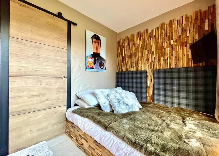 Bright With Balcony And Pool * Megève